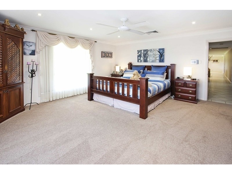 15 Bordeaux Place, Orchard Hills NSW 2748