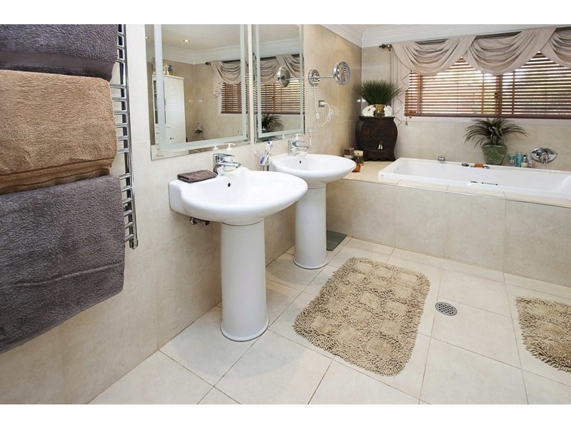 15 Bordeaux Place, Orchard Hills NSW 2748