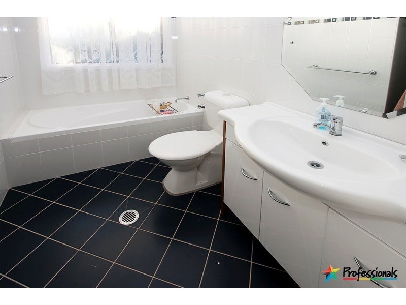 7 Singleton Avenue, Werrington County NSW 2747