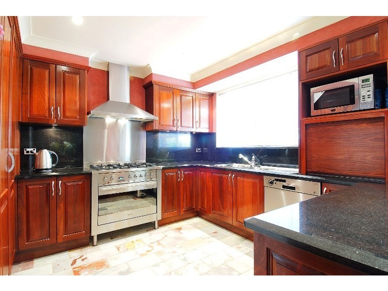 18 Yellowgum Close, Glenmore Park NSW 2745