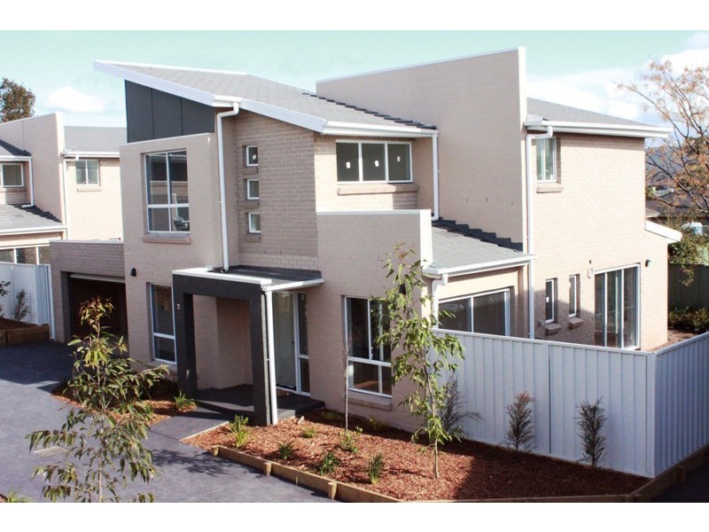 73 The Lakes Drive, Glenmore Park NSW 2745