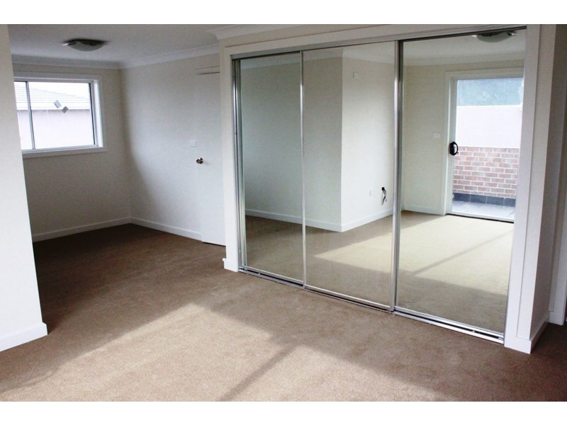 73 The Lakes Drive, Glenmore Park NSW 2745