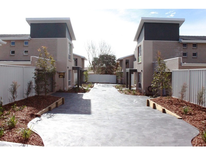 73 The Lakes Drive, Glenmore Park NSW 2745