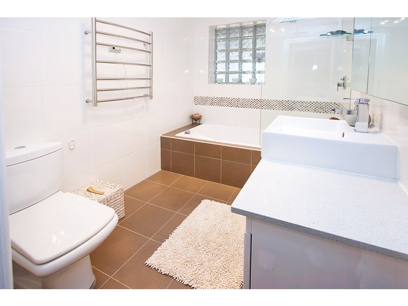 4 Raschke Street, Cambridge Park NSW 2747