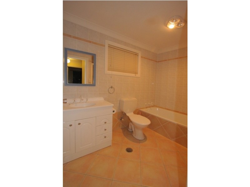 1/5 Kenarf Close, Kingswood NSW 2340