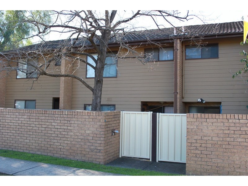 2/2C Bringelly Road, Kingswood NSW 2747