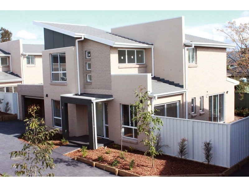 73 The Lakes Drive, Glenmore Park NSW 2745