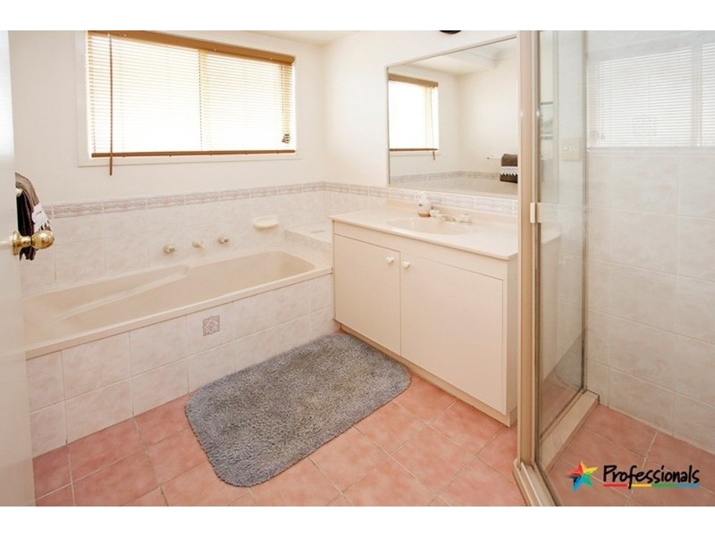 6 Pritchard Place, Glenmore Park NSW 2745