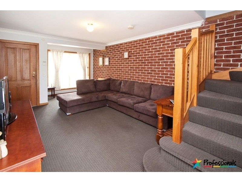 2/39 Bringelly Road, Kingswood NSW 2747