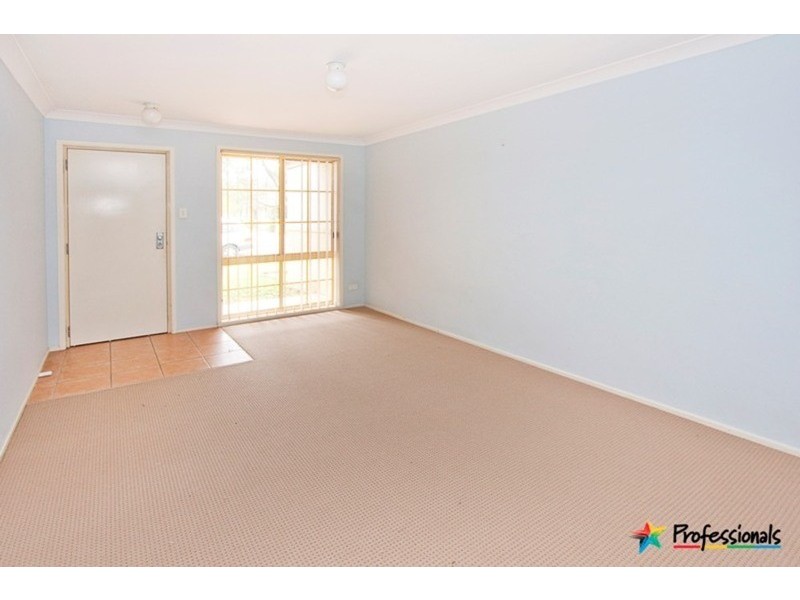 2/23 Derby Street, Kingswood NSW 2340