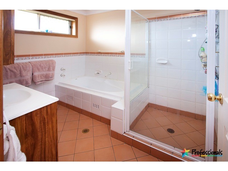 24 Benine Drive, Cambridge Park NSW 2747