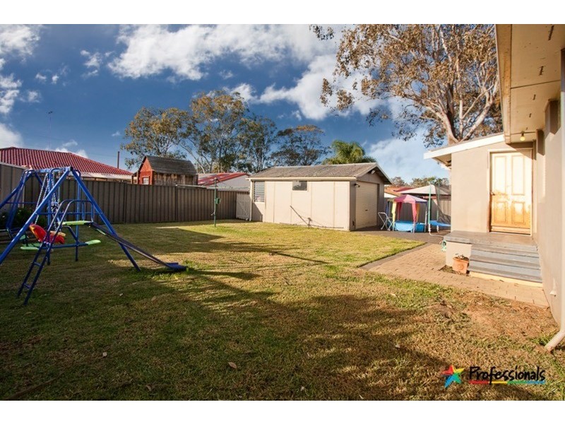 24 Benine Drive, Cambridge Park NSW 2747