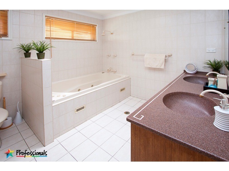 7 Kinmont Road, South Penrith NSW 2750