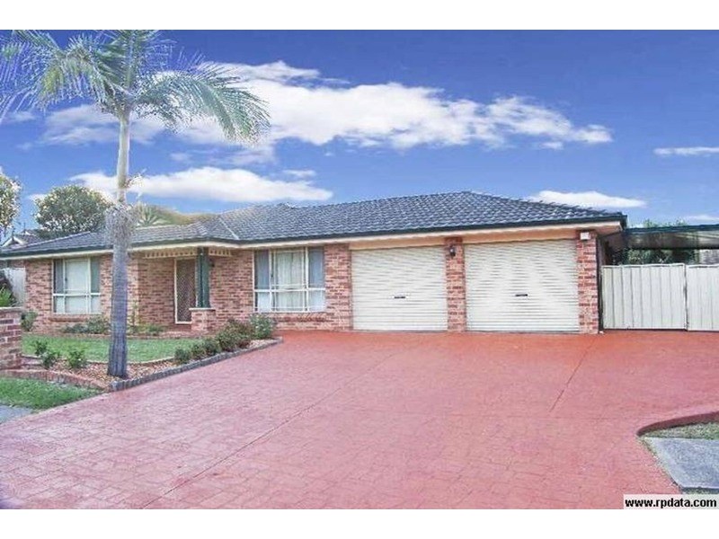11 Woodlands Drive, Glenmore Park NSW 2745