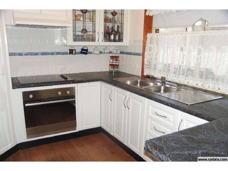 11 Woodlands Drive, Glenmore Park NSW 2745