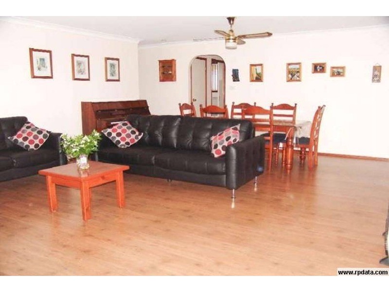 11 Woodlands Drive, Glenmore Park NSW 2745