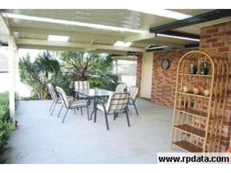 11 Woodlands Drive, Glenmore Park NSW 2745