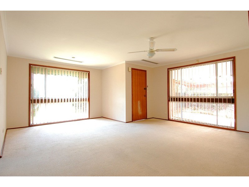 11 Oaklands Parade, Werrington Downs NSW 2747