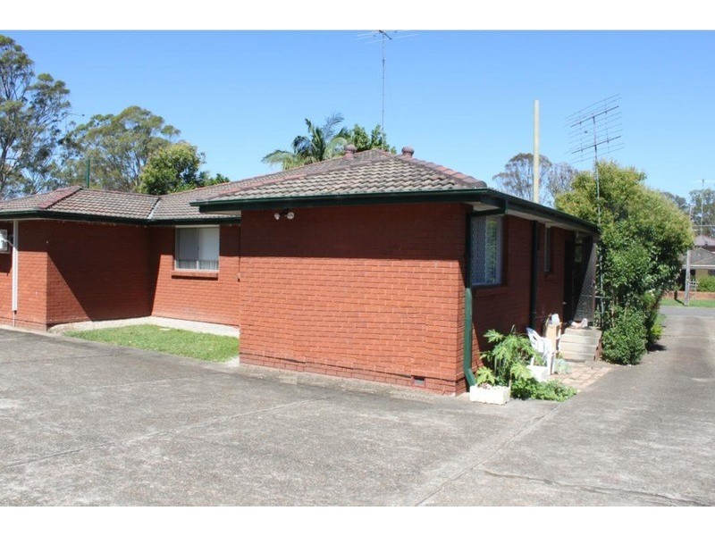 2/4 Taloma Road, South Penrith NSW 2750