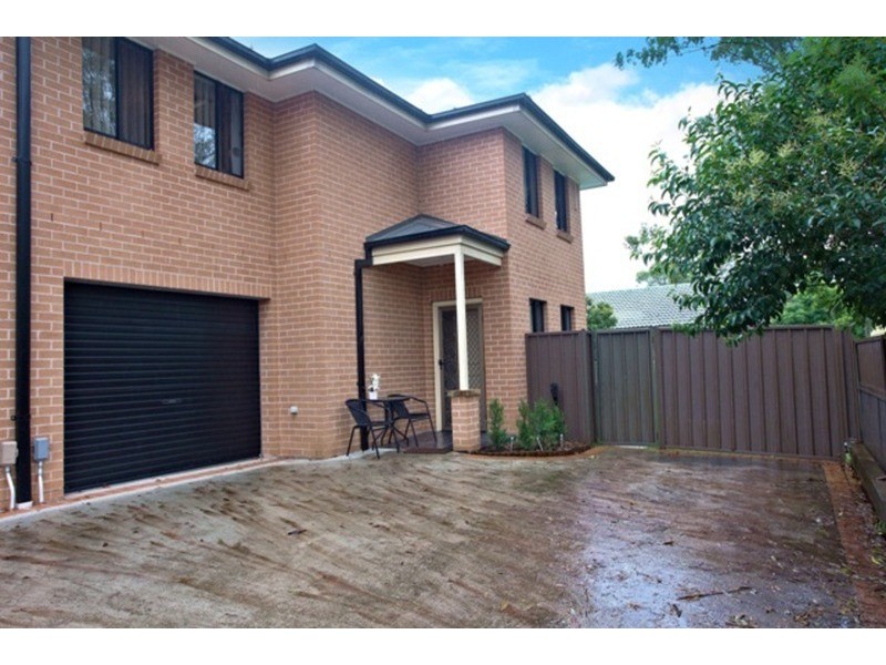 1,2,3 & 4/29 Pembroke Street, Cambridge Park NSW 2747