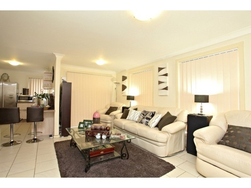 1,2,3 & 4/29 Pembroke Street, Cambridge Park NSW 2747