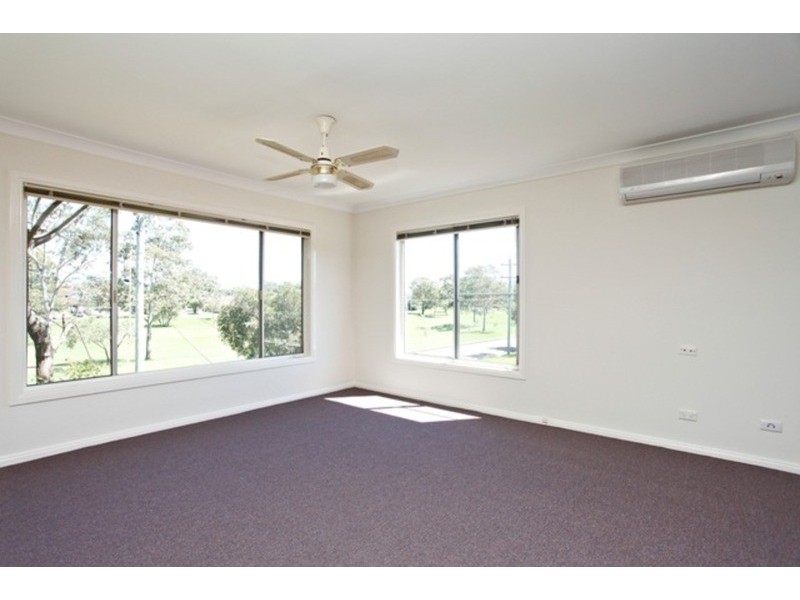 34 Greenway Drive, South Penrith NSW 2750
