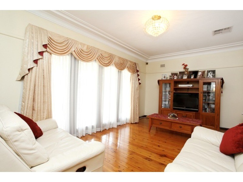 2 Walter  Street, Kingswood NSW 2747