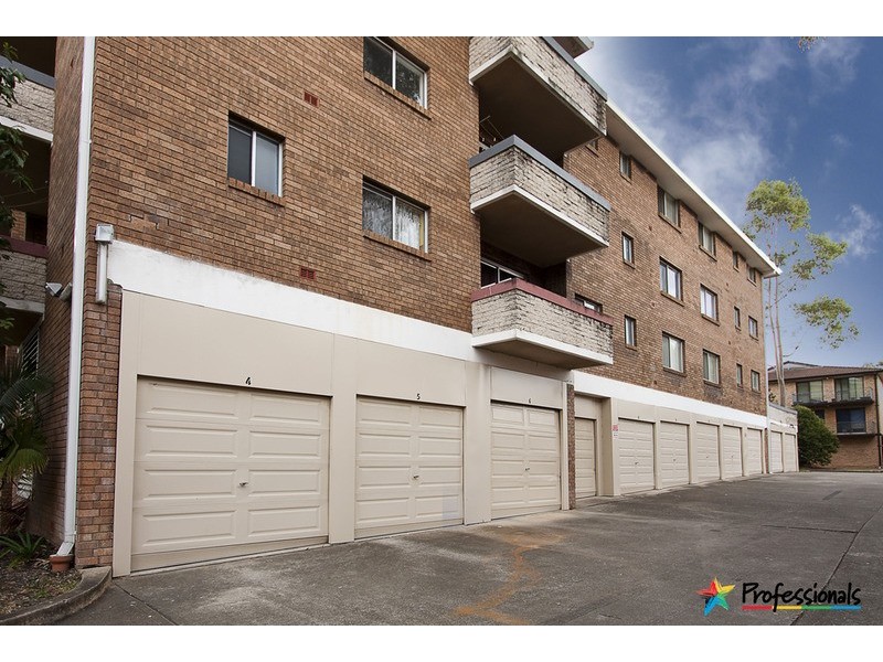 16/17 Santley Crescent, Kingswood NSW 2747