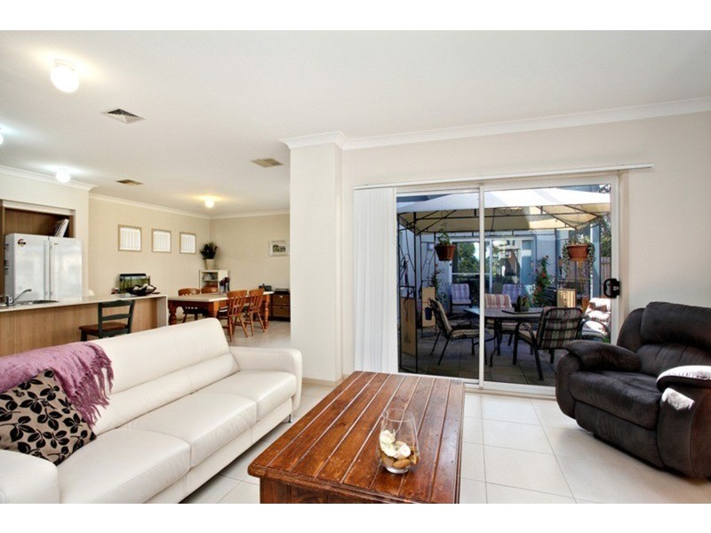 4 Waterside Boulevard, Cranebrook NSW 2749