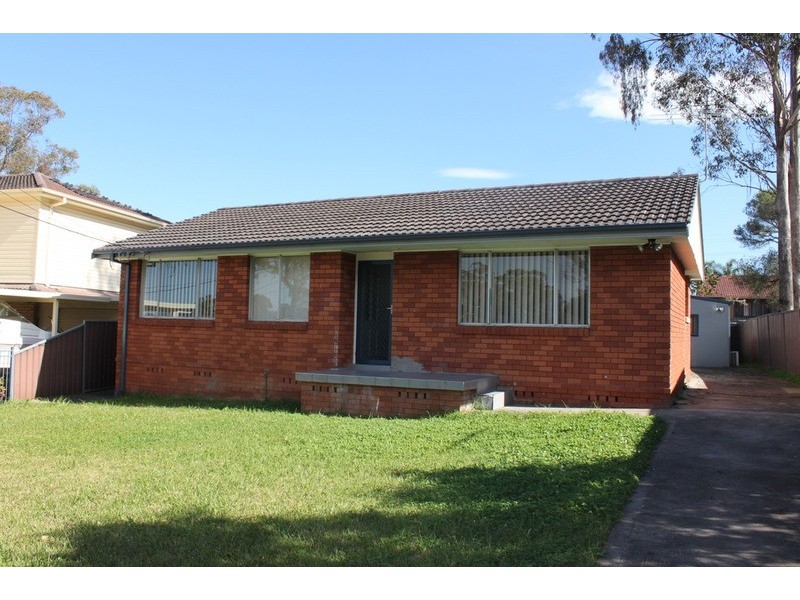 11 Twickenham Avenue, Cambridge Park NSW 2747