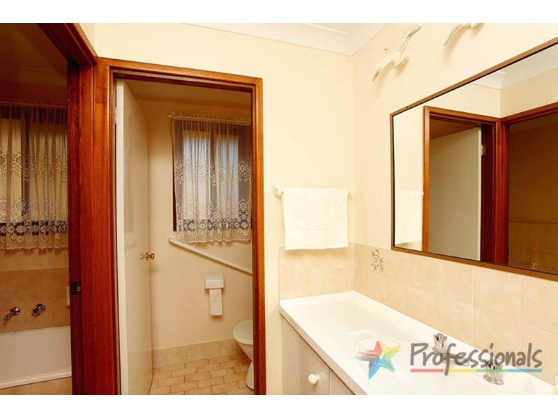 2/8 Judith Close, Werrington NSW 2747