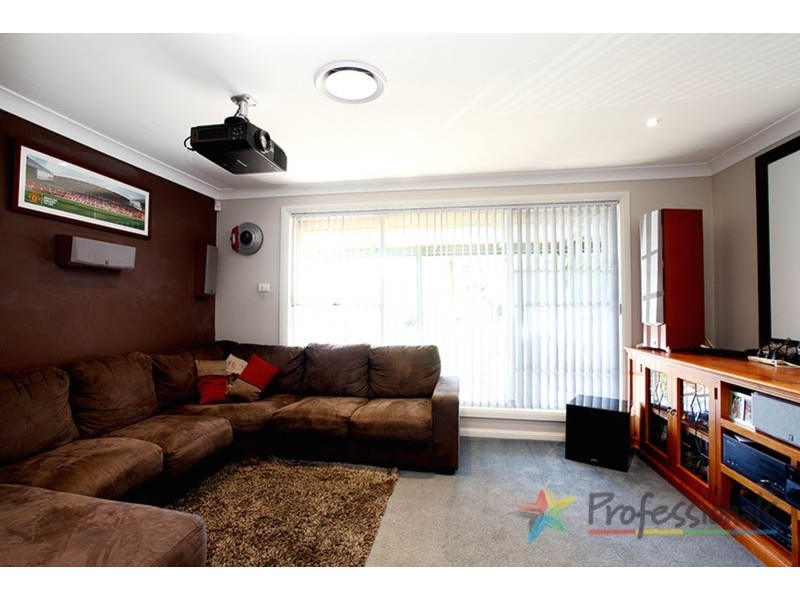 28 Warburton Crescent, Werrington County NSW 2747