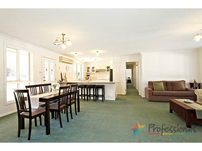 39 Barlow Street, Cambridge Park NSW 2747