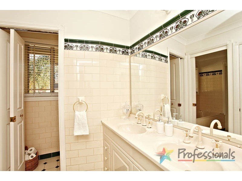 39 Barlow Street, Cambridge Park NSW 2747