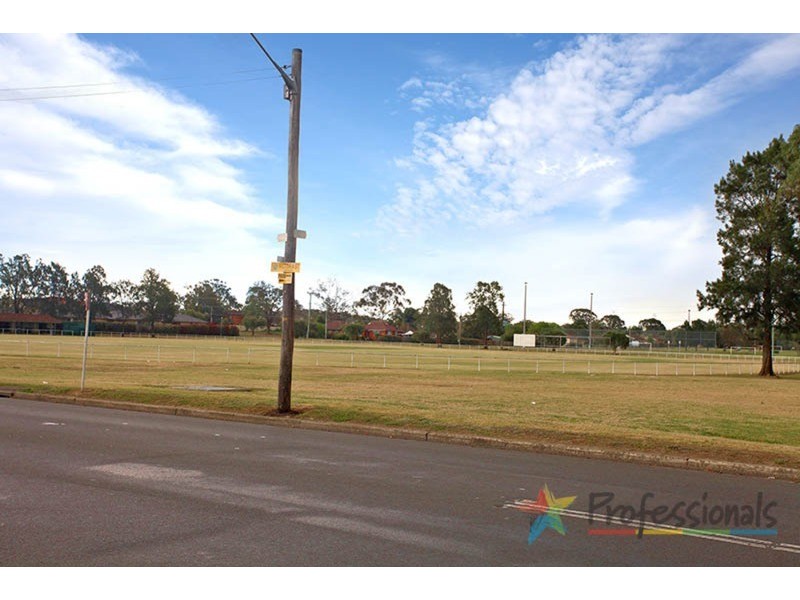 8/2 Kazanis Court, Werrington NSW 2747