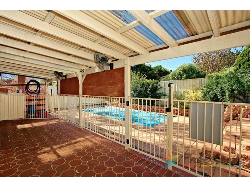 8 Pendock Road, Cranebrook NSW 2749