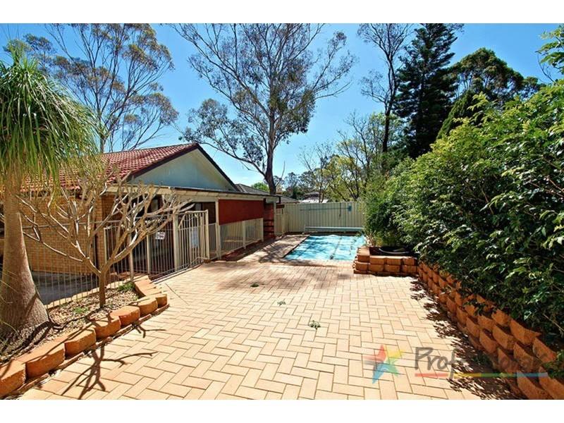 8 Pendock Road, Cranebrook NSW 2749