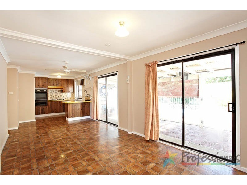 8 Pendock Road, Cranebrook NSW 2749