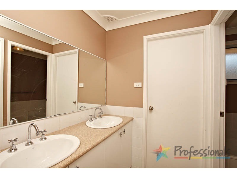 8 Pendock Road, Cranebrook NSW 2749