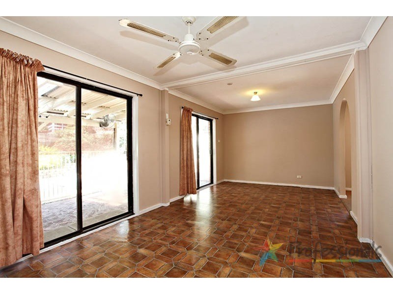 8 Pendock Road, Cranebrook NSW 2749