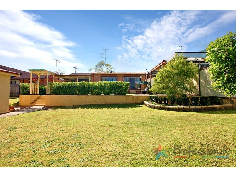 13 Greendale Road, Wallacia NSW 2745