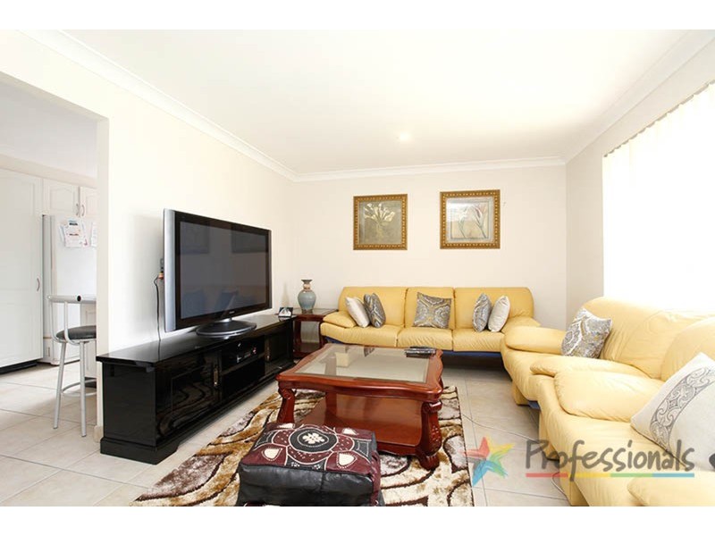 11 Twickenham Avenue, Cambridge Park NSW 2747