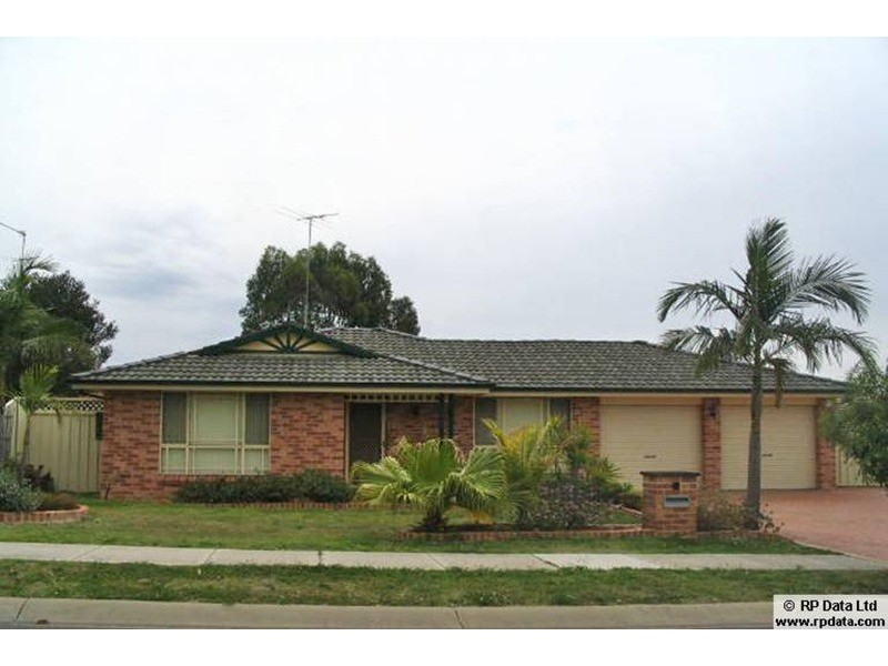 11 Woodlands Drive, Glenmore Park NSW 2745