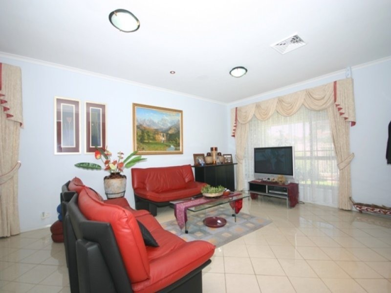 1 Marcus Clarke Crescent, Glenmore Park NSW 2745