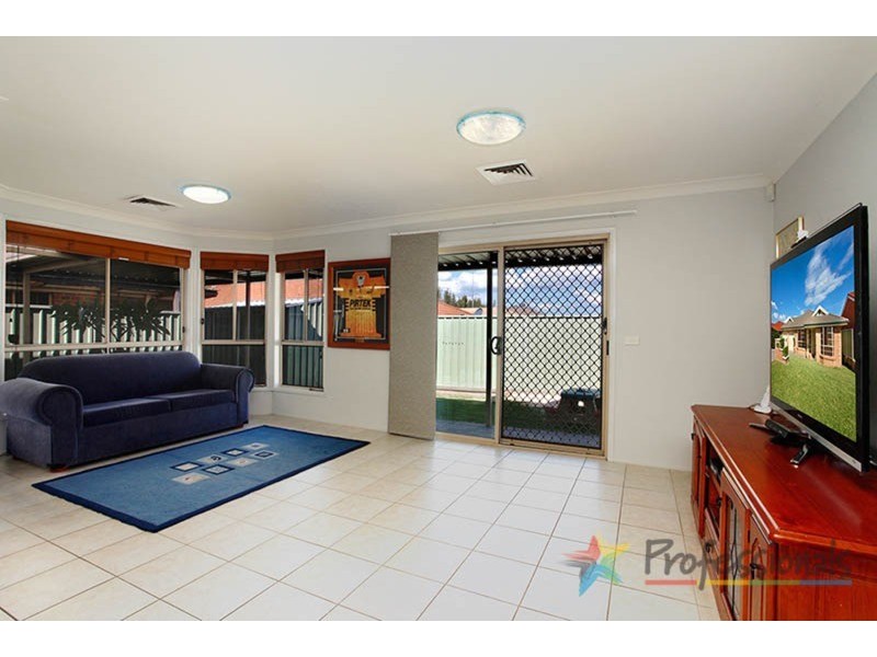 4 Kobina Avenue, Glenmore Park NSW 2745