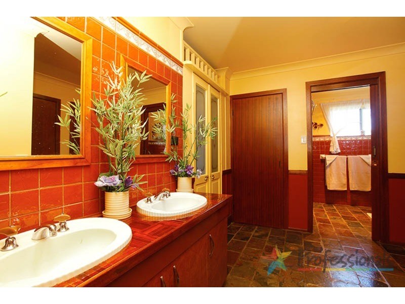 73 Greendale Road, Wallacia NSW 2745