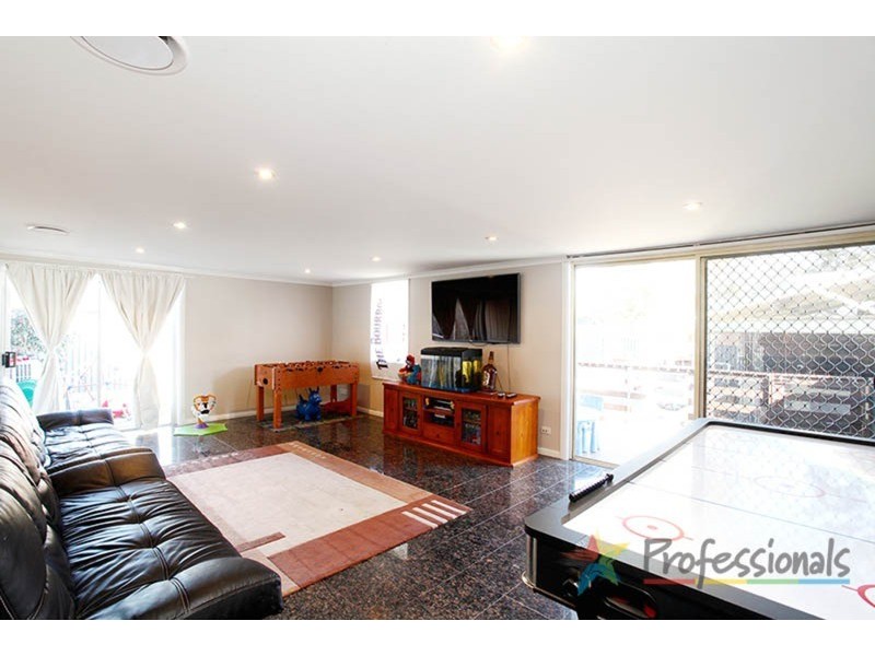 28 Warburton Crescent, Werrington County NSW 2747