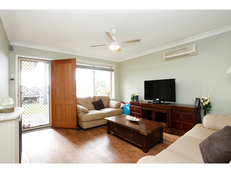 1/13A Wren  Place, Claremont Meadows NSW 2747