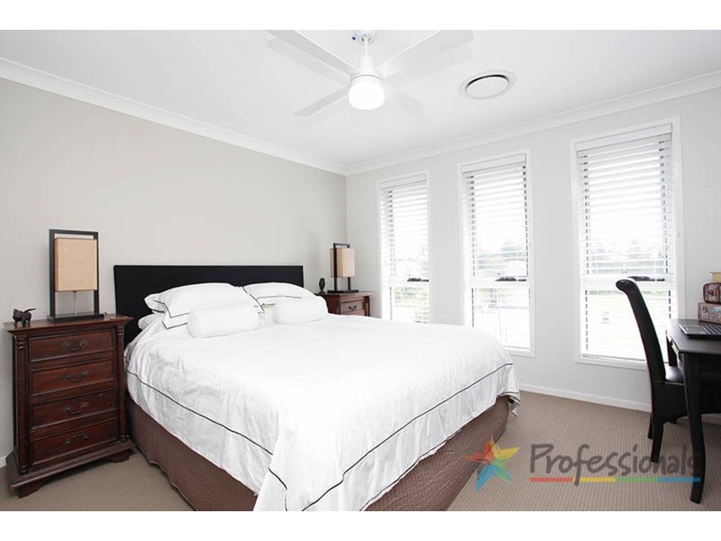 12 Wedgebill Place, Cranebrook NSW 2749