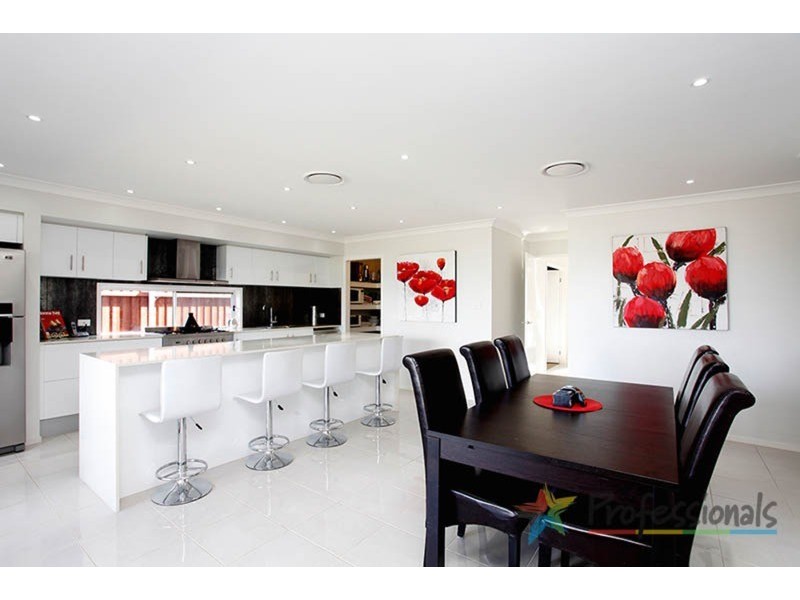 12 Wedgebill Place, Cranebrook NSW 2749